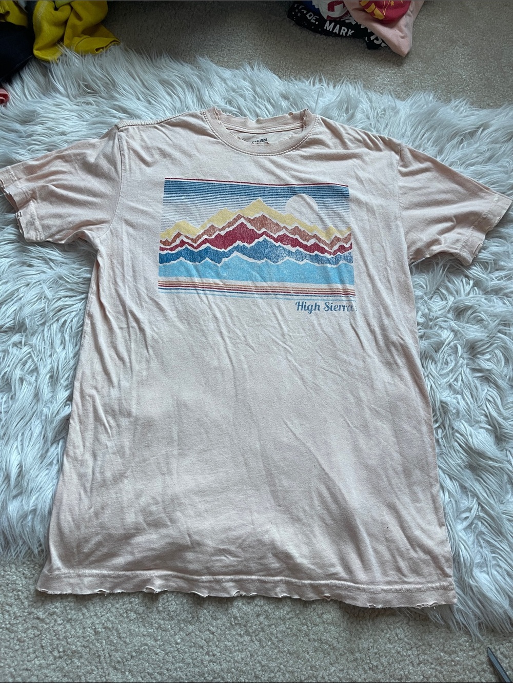 High Sierra Peach Tee with Colorful Mountain Graphic